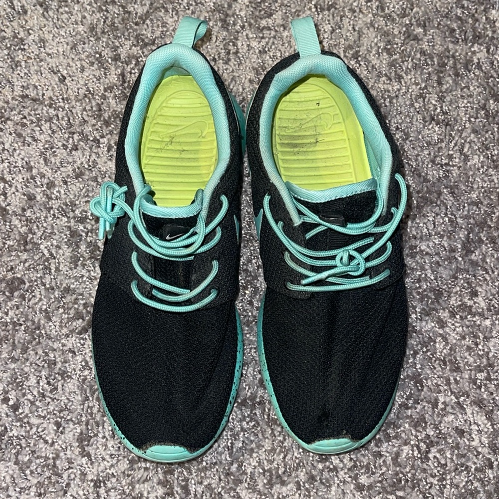 Women's Nike Roshe Runs